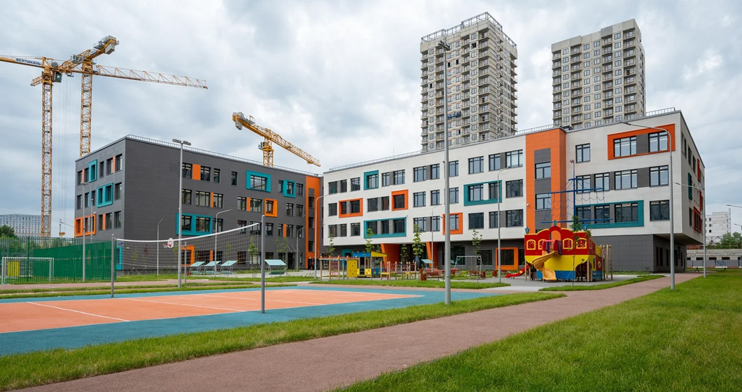 Владимир Ефимов: три школы и четыре детских сада ввели в эксплуатацию по городской программе 