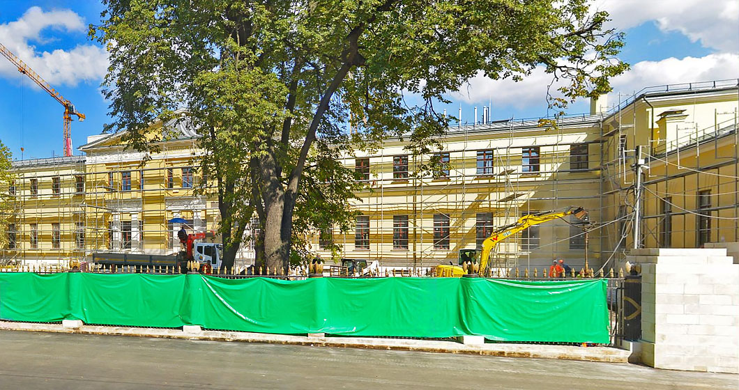 Владимир Ефимов: в Москве восстановили 520 ветхих построек
