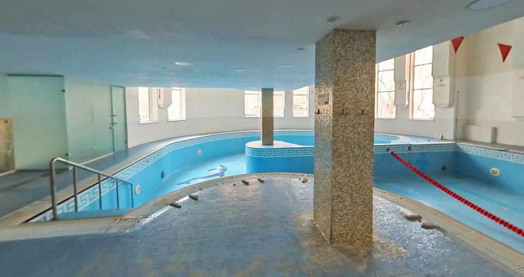Город выставил на продажу помещение под спорткомплекс с бассейном в Можайском районе